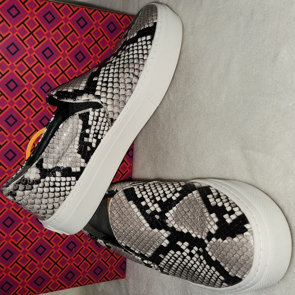 TORY BURCH PATTERNED SLIP-ONS - SIZE 5